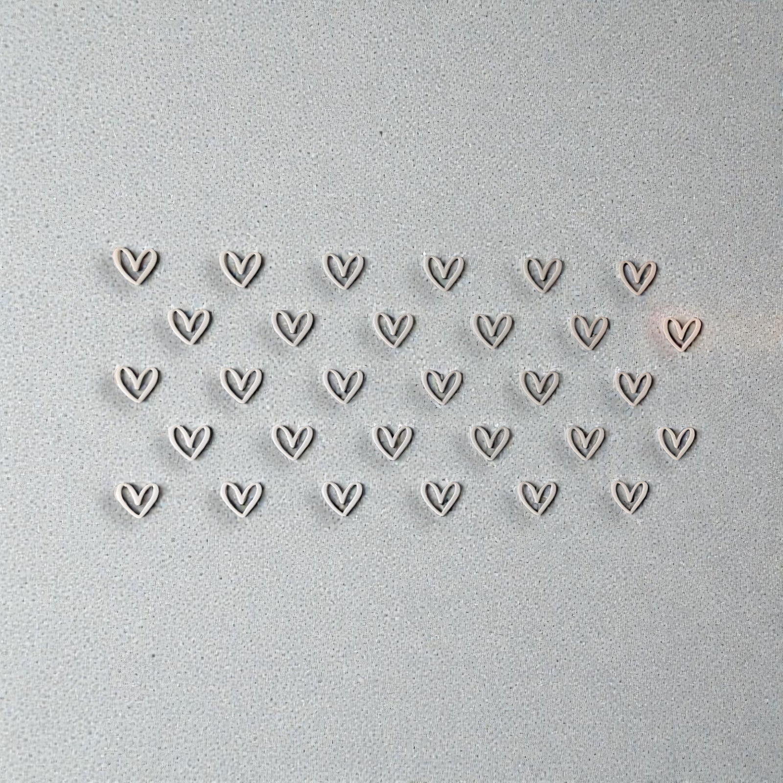 29 - White Lined Hearts