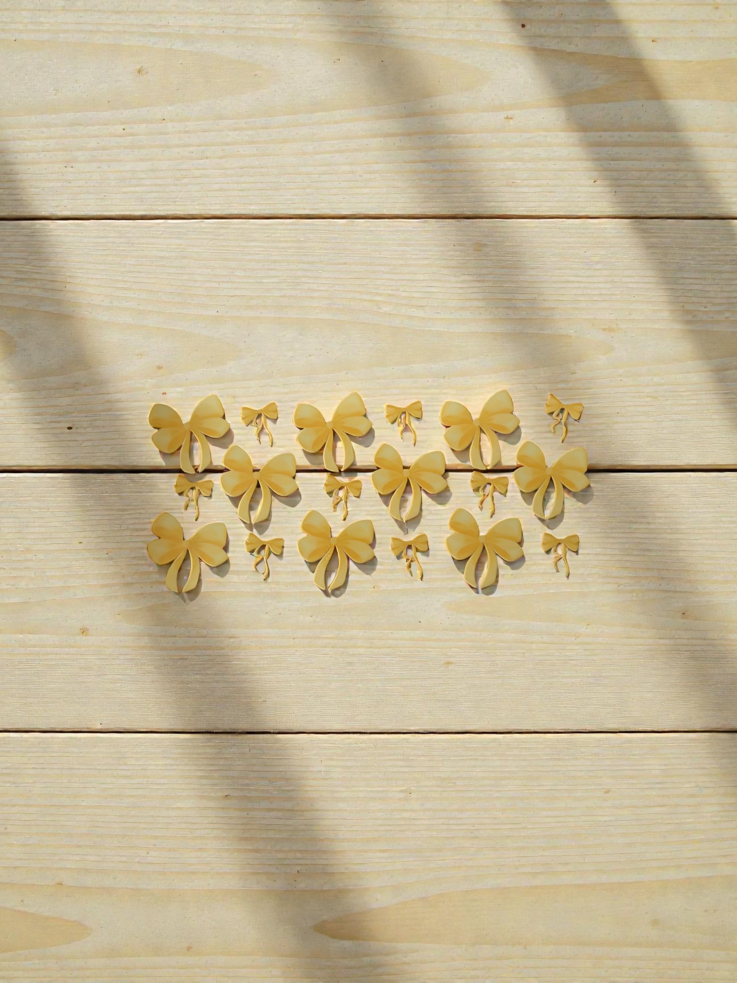 7 - Golden Bows